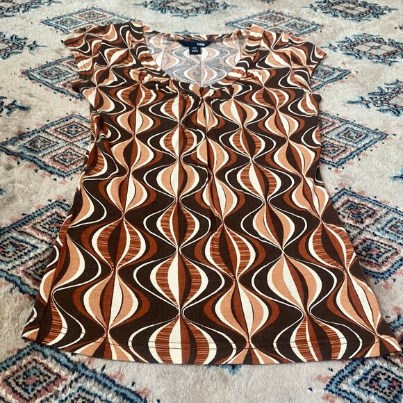 Vintage Retro-Print European V-Neck Cap-Sleeve Tee by H&M (Size XS) - Picture 6 of 16